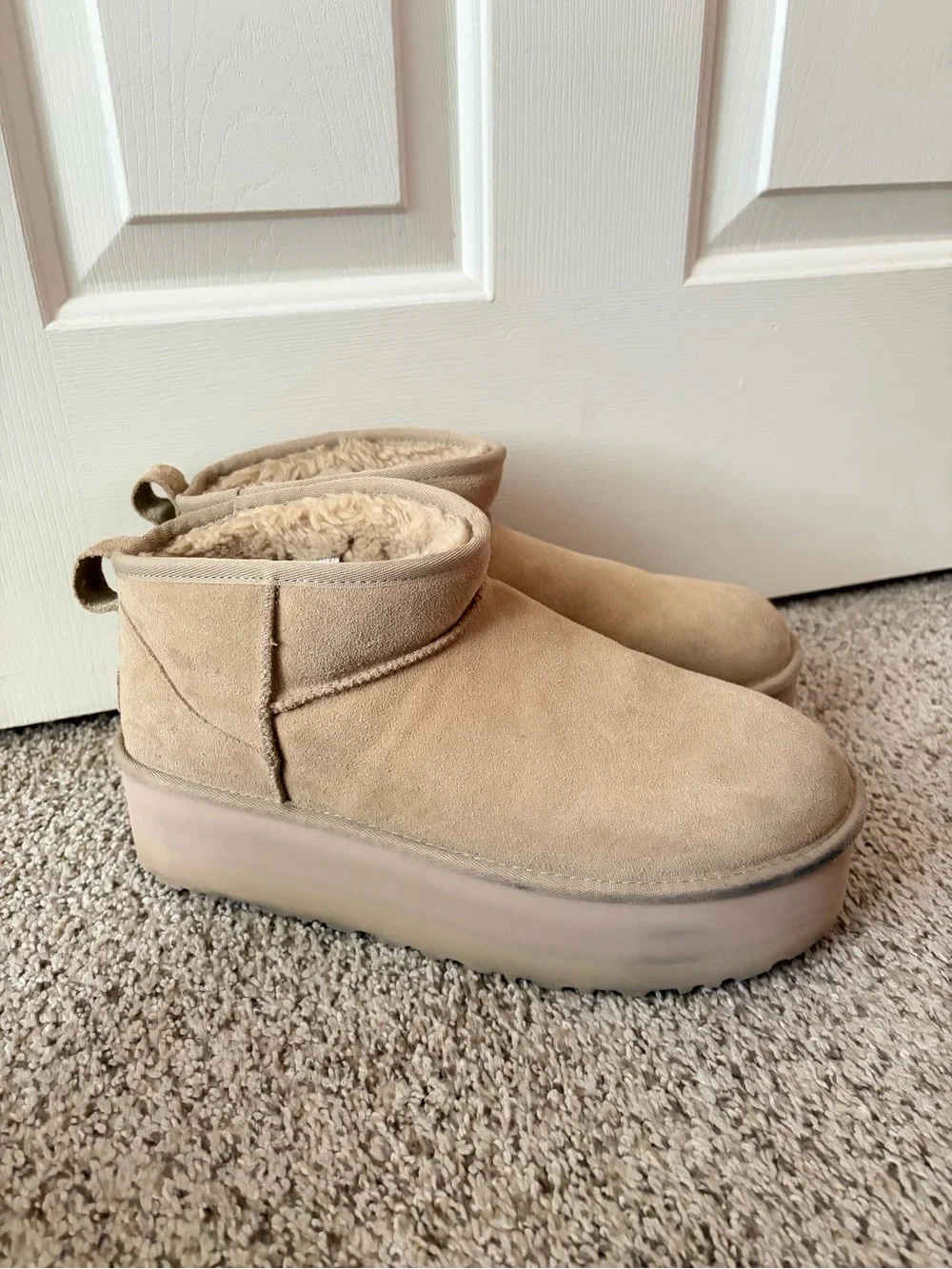 UGG ultra mini platform